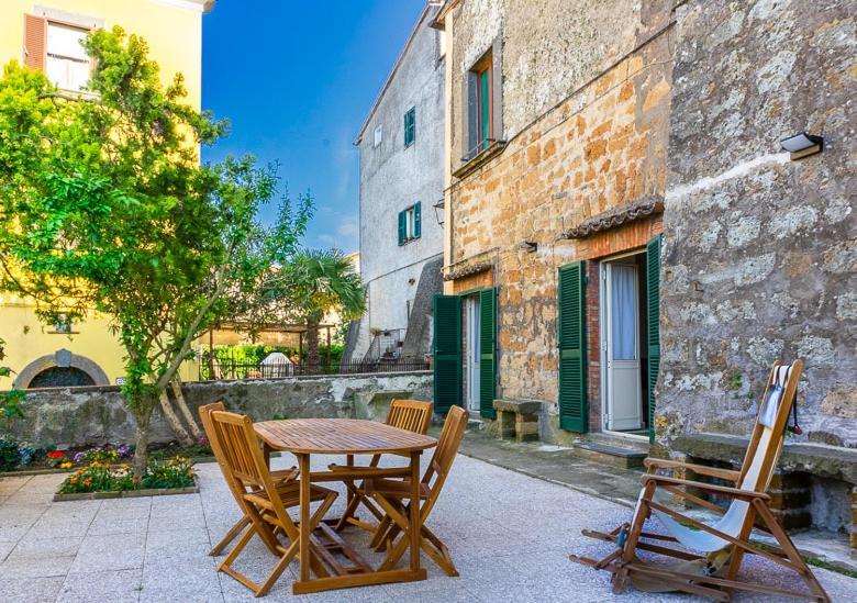 La Semplicita Del Borgo Apartment Bagnoregio Luaran gambar